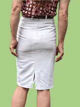 Charger l'image dans la galerie, Jupe 'Seconde' Eugénie - En nid d'abeille, coton blanc. Taille XS, 34, 36. Cyrillus