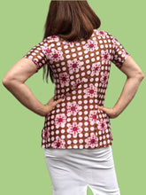Charger l'image dans la galerie, Blouse vintage Camilla - Fleuri rose et kaki. Taille XS, 34, 36. H
