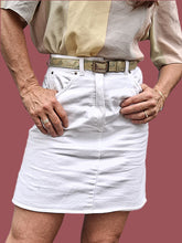 Charger l'image dans la galerie, Mini Jupe vintage Caroline - En jean blanc. Taille S, 36, 38. Made in France.