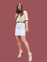 Charger l'image dans la galerie, Mini Jupe vintage Caroline - En jean blanc. Taille S, 36, 38. Made in France.