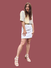 Charger l'image dans la galerie, Mini Jupe vintage Caroline - En jean blanc. Taille S, 36, 38. Made in France.