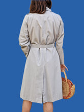 Charger l'image dans la galerie, Trench-Coat vintage Anna - Bleu glacier. Taille M, 38, 40. P Poucquet. Diolen