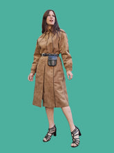 Charger l'image dans la galerie, Trench-Coat vintage Laëtitia - En alcantara marron. Taille M, 38, 40. Tricosa Paris. Made in France.