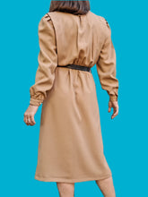 Charger l'image dans la galerie, Robe vintage Georgianne - Camel. Taille S, 36, 38. Créations Carla. Made in France