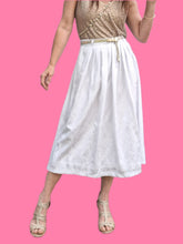 Charger l'image dans la galerie, Jupe plissée vintage Sandra - Blanche à fleurs irisées. Taille M, 38,40.