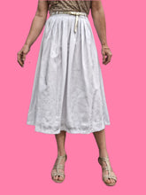 Charger l'image dans la galerie, Jupe plissée vintage Sandra - Blanche à fleurs irisées. Taille M, 38,40.