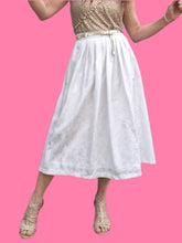 Charger l'image dans la galerie, Jupe plissée vintage Sandra - Blanche à fleurs irisées. Taille M, 38,40.