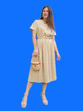 Charger l'image dans la galerie, Robe vintage Mila - Beige à pois noir. Jeu de plis. Taille M, 38, 40.