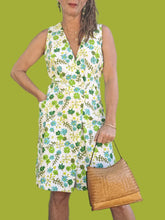 Charger l'image dans la galerie, Robe vintage Marlène - Cœur croisé, tissu éponge fleuri. Taille L, 40, 42. Made in France. 230