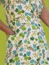 Charger l'image dans la galerie, Robe vintage Marlène - Cœur croisé, tissu éponge fleuri. Taille L, 40, 42. Made in France. 230