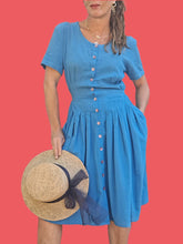 Charger l'image dans la galerie, Robe vintage Marilyn - Bleu, boutonnée devant. Taille L, 40, 42. Cacharel. Made in France.