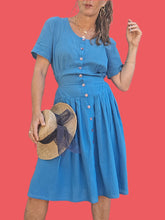 Charger l'image dans la galerie, Robe vintage Marilyn - Bleu, boutonnée devant. Taille L, 40, 42. Cacharel. Made in France.