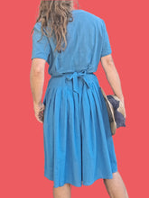 Charger l'image dans la galerie, Robe vintage Marilyn - Bleu, boutonnée devant. Taille L, 40, 42. Cacharel. Made in France.