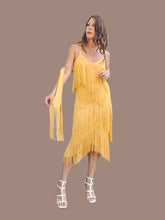 Charger l'image dans la galerie, Robe vintage Josephine - Charleston jaune à franges. Taille S, 36, 38. Créations Guzanel Paris Made in France.