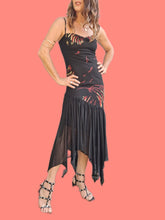 Charger l'image dans la galerie, Robe vintage Ambre - Noire à volants asymétriques. Taille S, 36, 38. Paris. Made in France.