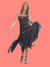 Charger l'image dans la galerie, Robe vintage Ambre - Noire à volants asymétriques. Taille S, 36, 38. Paris. Made in France.