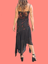 Charger l'image dans la galerie, Robe vintage Ambre - Noire à volants asymétriques. Taille S, 36, 38. Paris. Made in France.