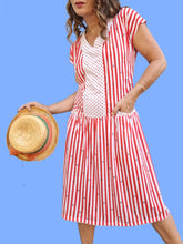 Charger l'image dans la galerie, Robe vintage Isabelle - Marinière rayée décorée d'ancres marine. Taille L, 40, 42.