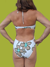 Charger l'image dans la galerie, Maillot de bain 'Seconde' Sarah - Blanc à fleur et froufrous. Taille XS, 34, 46