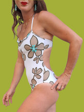 Charger l'image dans la galerie, Maillot de bain 'Seconde' Sarah - Blanc à fleur et froufrous. Taille XS, 34, 46