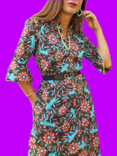 Charger l'image dans la galerie, Robe vintage Delphine- Fleurie à manches volantées. Col Tunisien. Taille M, 38, 40. Créations Mily. Made in France