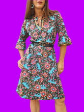 Charger l'image dans la galerie, Robe vintage Delphine- Fleurie à manches volantées. Col Tunisien. Taille M, 38, 40. Créations Mily. Made in France