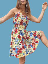 Charger l'image dans la galerie, Robe vintage Marge - Fleurie et lacée sur les côtés. Taille M, 38, 40.