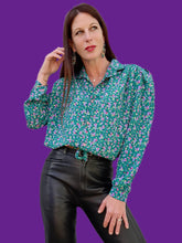 Charger l'image dans la galerie, Chemisier vintage Ysaline - Vert à fleurs multicolores. Taille XL, 42, 44. Made in France.