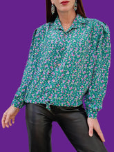 Charger l'image dans la galerie, Chemisier vintage Ysaline - Vert à fleurs multicolores. Taille XL, 42, 44. Made in France.