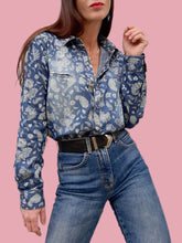 Charger l'image dans la galerie, Chemisier "Seconde" Karen - Denim imprimé paisley. Taille M, 38, 40. John Baner. Made in Bangladesh.