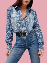 Charger l'image dans la galerie, Chemisier "Seconde" Karen - Denim imprimé paisley. Taille M, 38, 40. John Baner. Made in Bangladesh.