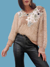 Charger l'image dans la galerie, Pull vintage Line - Maille fantaisie beige brodée de fleurs. Taille XL, 42, 44. Alain Murati.