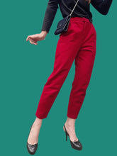 Charger l'image dans la galerie, Pantalon vintage Elise - Velours côtelé rouge. Taille S, 36, 38. Karting. Made in France.