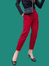 Charger l'image dans la galerie, Pantalon vintage Elise - Velours côtelé rouge. Taille S, 36, 38. Karting. Made in France.