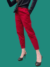 Charger l'image dans la galerie, Pantalon vintage Elise - Velours côtelé rouge. Taille S, 36, 38. Karting. Made in France.
