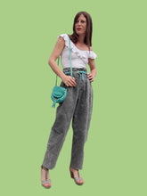 Charger l'image dans la galerie, Pantalon vintage Stella - En denim délavé gris noir. Taille XXL, 44, 46. Miss Tenessee. Made in France