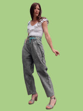 Charger l'image dans la galerie, Pantalon vintage Stella - En denim délavé gris noir. Taille XXL, 44, 46. Miss Tenessee. Made in France