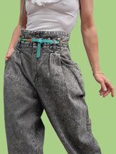 Charger l'image dans la galerie, Pantalon vintage Stella - En denim délavé gris noir. Taille XXL, 44, 46. Miss Tenessee. Made in France