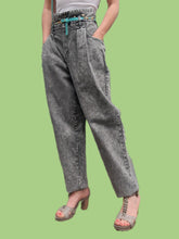 Charger l'image dans la galerie, Pantalon vintage Stella - En denim délavé gris noir. Taille XXL, 44, 46. Miss Tenessee. Made in France