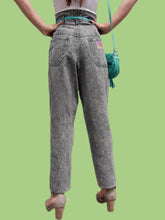 Charger l'image dans la galerie, Pantalon vintage Stella - En denim délavé gris noir. Taille XXL, 44, 46. Miss Tenessee. Made in France