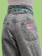 Charger l'image dans la galerie, Pantalon vintage Stella - En denim délavé gris noir. Taille XXL, 44, 46. Miss Tenessee. Made in France