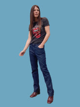 Charger l'image dans la galerie, Pantalon "Seconde" Maëlle - Jean denim brut. Poches strassées. Taille M, 38, 40. Armani Jeans. Made in China