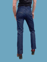 Charger l'image dans la galerie, Pantalon "Seconde" Maëlle - Jean denim brut. Poches strassées. Taille M, 38, 40. Armani Jeans. Made in China