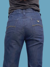 Charger l'image dans la galerie, Pantalon "Seconde" Maëlle - Jean denim brut. Poches strassées. Taille M, 38, 40. Armani Jeans. Made in China
