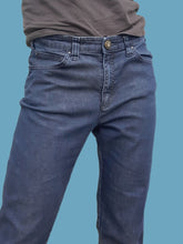 Charger l'image dans la galerie, Pantalon "Seconde" Maëlle - Jean denim brut. Poches strassées. Taille M, 38, 40. Armani Jeans. Made in China