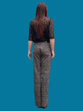 Charger l'image dans la galerie, Pantalon "Seconde" Rebecca - Imprimé géométrique marron. Taille S, 36, 38. Legatte Jeans. Made in Italy