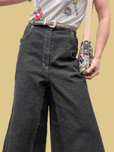 Charger l'image dans la galerie, Pantalon "Seconde" Carla - Denim noir coupe large et courte. Taille M, 38, 40. TBS