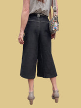 Charger l'image dans la galerie, Pantalon "Seconde" Carla - Denim noir coupe large et courte. Taille M, 38, 40. TBS