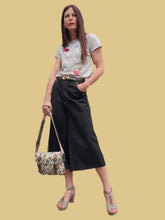 Charger l'image dans la galerie, Pantalon "Seconde" Carla - Denim noir coupe large et courte. Taille M, 38, 40. TBS
