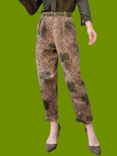 Charger l'image dans la galerie, Pantalon vintage Anasthasia - Velours côtelé fleuri kaki et marron. Taille M, 38, 40